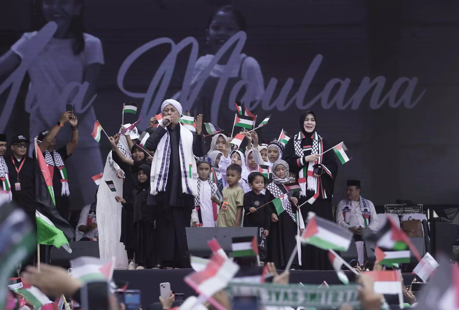 Banda Aceh Menjadi Saksi Solidaritas 10 Ribu Warga untuk Palestina Lewat Aksi dan Konser Amal